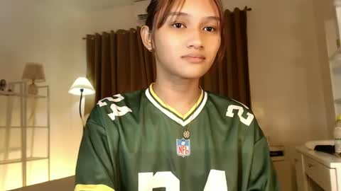 Snapshot of lilit_sensual chatting on 03-04-25, 05:42 Chloe online show from 03-04-25, 05:42