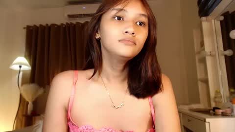 Snapshot of lilit_sensual chatting on 03-05-25, 04:02 Chloe online show from 03-05-25, 04:02