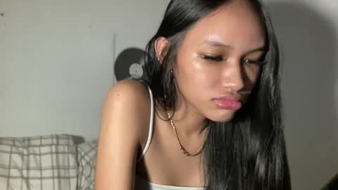 Snapshot of lilit_sensual chatting on 06-19-26, 03:33 Chloe online show from 06-19-26, 03:33