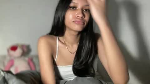 Snapshot of lilit_sensual chatting on 07-03-26, 05:03 Chloe online show from 07-03-26, 05:03