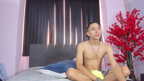 Snapshot of lilith_and_marcusblain chatting on 12-30-24, 07:32 Lili  Marcus online show from 12-30-24, 07:32