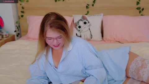 Lilith Bonheur online show from 11-23-25, 05:57