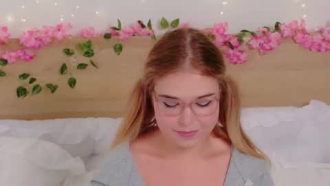 Lilith Bonheur online show from 12-19-25, 02:07