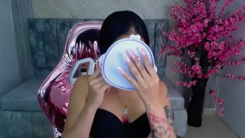 Snapshot of lilith_petit_sub chatting on 01-14-25, 06:49 Lilith  online show from 01-14-25, 06:49