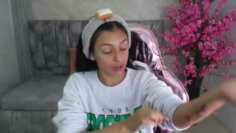 Snapshot of lilith_petit_sub chatting on 01-17-25, 12:52 Lilith  online show from 01-17-25, 12:52