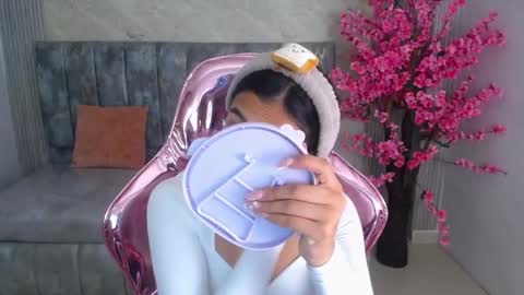 Snapshot of lilith_petit_sub chatting on 01-24-25, 01:03 Lilith  online show from 01-24-25, 01:03