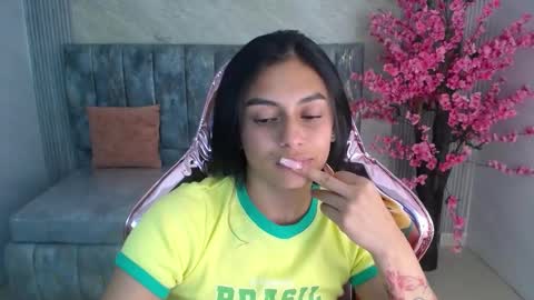 Snapshot of lilith_petit_sub chatting on 01-25-25, 03:52 Lilith  online show from 01-25-25, 03:52