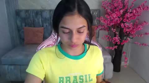Snapshot of lilith_petit_sub chatting on 01-25-25, 06:57 Lilith  online show from 01-25-25, 06:57