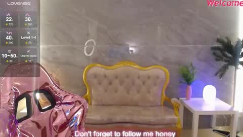 Snapshot of lilith_petit_sub chatting on 02-23-25, 01:10 Lilith  online show from 02-23-25, 01:10