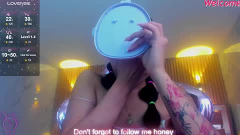 Snapshot of lilith_petit_sub chatting on 03-02-25, 04:10 Lilith  online show from 03-02-25, 04:10