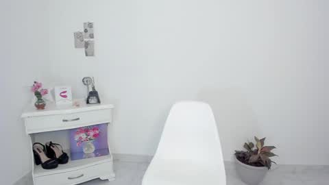 Snapshot of lilith_vision chatting on 02-02-25, 08:30 Alejandra online show from 02-02-25, 08:30