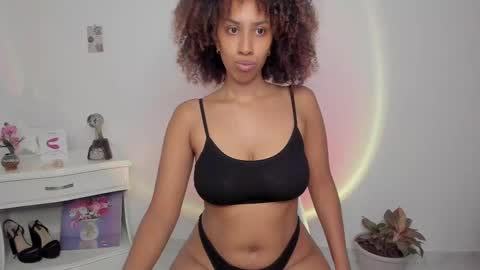 Snapshot of lilith_vision chatting on 02-25-25, 07:20 Alejandra online show from 02-25-25, 07:20