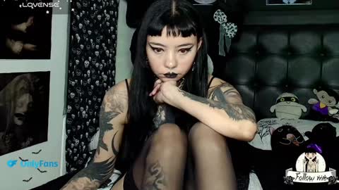 Snapshot of lilithmoon666 chatting on 01-22-25, 12:16 online show from 01-22-25, 12:16