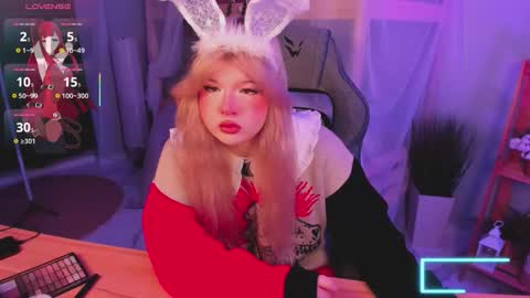 Snapshot of lilithnelson chatting on 11-19-25, 11:49 LilithNelson online show from 11-19-25, 11:49