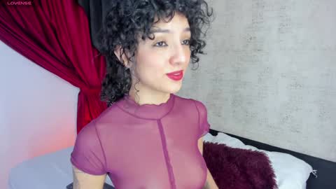 Snapshot of lilithsteinberg chatting on 12-28-24, 07:01 jessi 3 online show from 12-28-24, 07:01