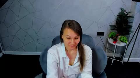 Snapshot of lillian_white1 chatting on 12-18-24, 11:34 lillian_white1 online show from 12-18-24, 11:34
