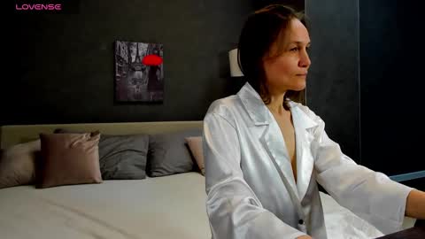 Snapshot of lillian_white1 chatting on 02-25-25, 03:05 lillian_white1 online show from 02-25-25, 03:05