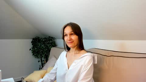 Snapshot of lillian_white1 chatting on 02-27-25, 12:02 lillian_white1 online show from 02-27-25, 12:02