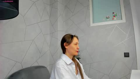 Snapshot of lillian_white1 chatting on 03-11-25, 07:26 lillian_white1 online show from 03-11-25, 07:26