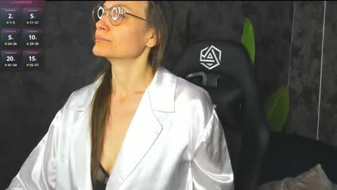 Snapshot of lillian_white1 chatting on 09-24-25, 12:14 lillian_white1 online show from 09-24-25, 12:14