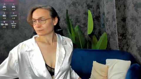 Snapshot of lillian_white1 chatting on 10-12-25, 12:42 lillian_white1 online show from 10-12-25, 12:42
