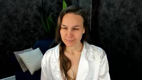 Snapshot of lillian_white1 chatting on 10-18-25, 12:02 lillian_white1 online show from 10-18-25, 12:02