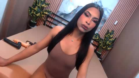 Snapshot of lilliana_emerald chatting on 02-17-26, 06:36 Lilianna online show from 02-17-26, 06:36