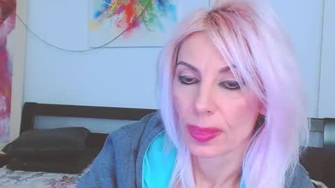 Lara online show from 02-14-25, 03:11