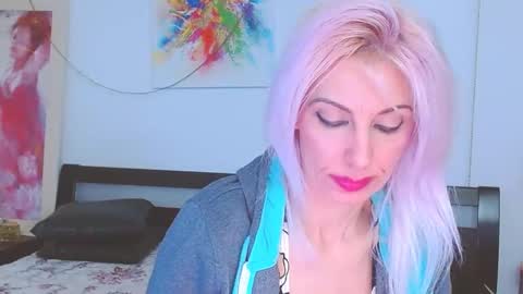 Lara online show from 02-14-25, 06:12