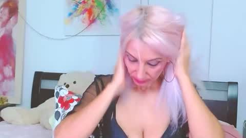 Lara online show from 10-15-25, 08:53