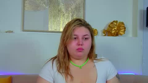 Snapshot of lillianhaig chatting on 11-17-25, 06:30 LillianHaig online show from 11-17-25, 06:30