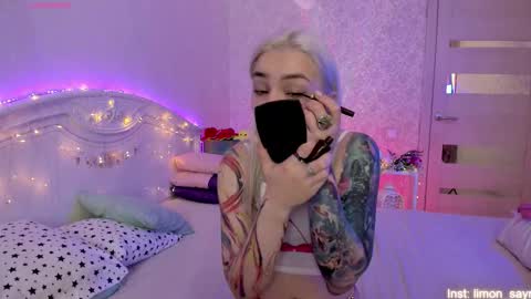 LilliMoore online show from 09-17-25, 01:29