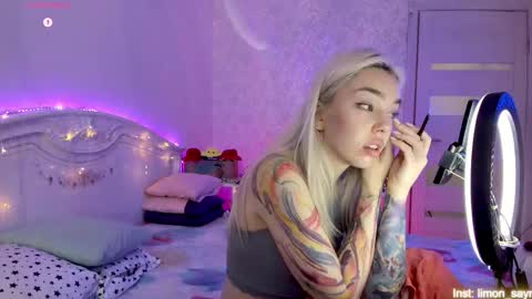 LilliMoore online show from 10-13-25, 12:32