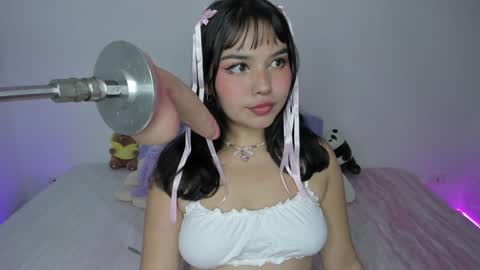 Snapshot of lilly_kinky chatting on 12-06-24, 11:25 Lilly  online show from 12-06-24, 11:25