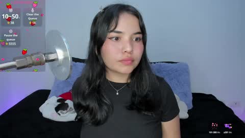 Snapshot of lilly_kinky chatting on 01-14-25, 01:47 Lilly  online show from 01-14-25, 01:47