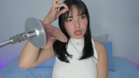 Snapshot of lilly_kinky chatting on 01-31-25, 02:48 Lilly  online show from 01-31-25, 02:48