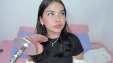 Snapshot of lilly_kinky chatting on 02-20-25, 03:23 Lilly  online show from 02-20-25, 03:23