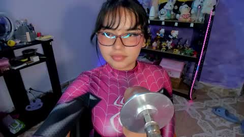 Snapshot of lilly_kinky chatting on 09-12-25, 02:55 Lilly  online show from 09-12-25, 02:55