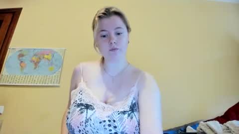 Lilly Depp online show from 10-14-25, 08:15