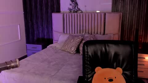 Lilly Ortiz online show from 02-16-26, 07:43