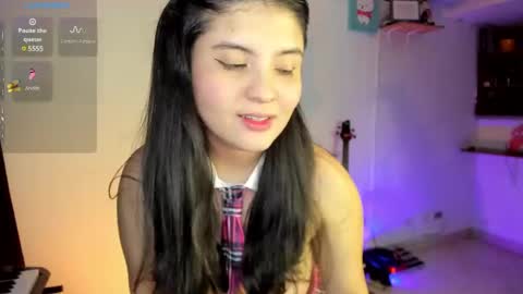 Snapshot of lilpervert_girl chatting on 02-17-25, 12:10 Carolina online show from 02-17-25, 12:10