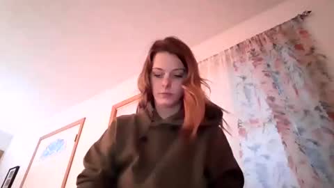 Snapshot of lilsirenluna chatting on 02-22-26, 12:01 Luna online show from 02-22-26, 12:01