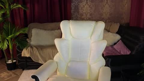 Lilu online show from 10-11-25, 05:55