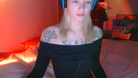 lily_angel777 online show from 01-18-26, 07:06