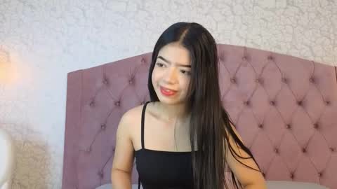 Snapshot of lily_doll_ chatting on 09-19-25, 11:22 Eva online show from 09-19-25, 11:22