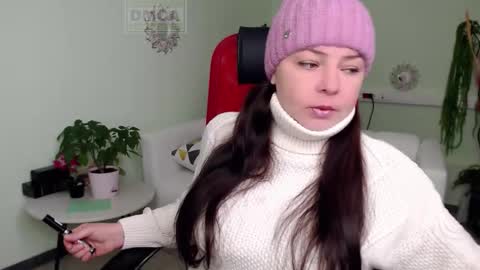 Lily online show from 10-21-25, 05:08