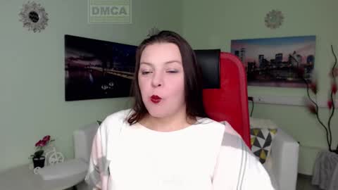 Lily online show from 12-15-25, 05:01