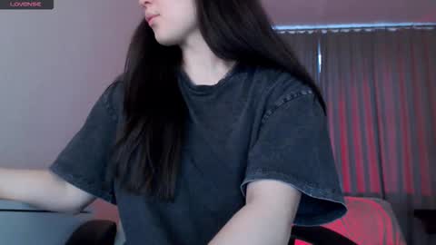 Snapshot of lily_litle chatting on 02-25-26, 10:14 Lily Litle online show from 02-25-26, 10:14