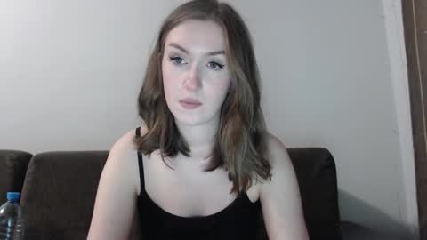 lily_love_x online show from 09-15-25, 09:48