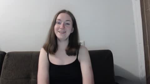 lily_love_x online show from 10-04-25, 12:19